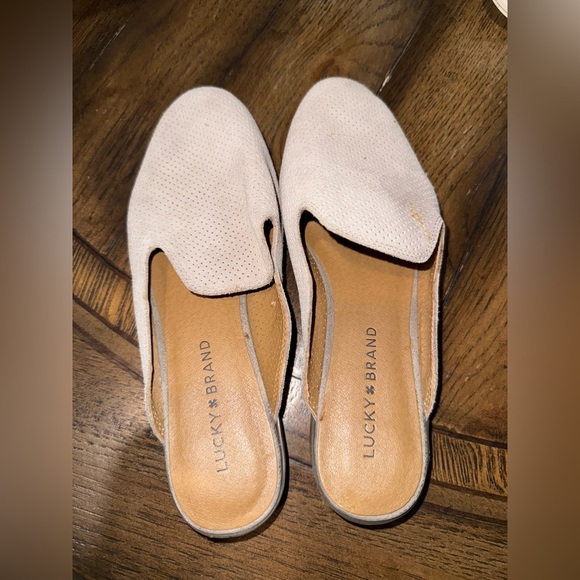 Lucky Brand Women's  Size 38.5 Cream Slip-On Shoes - Picture 3 of 5